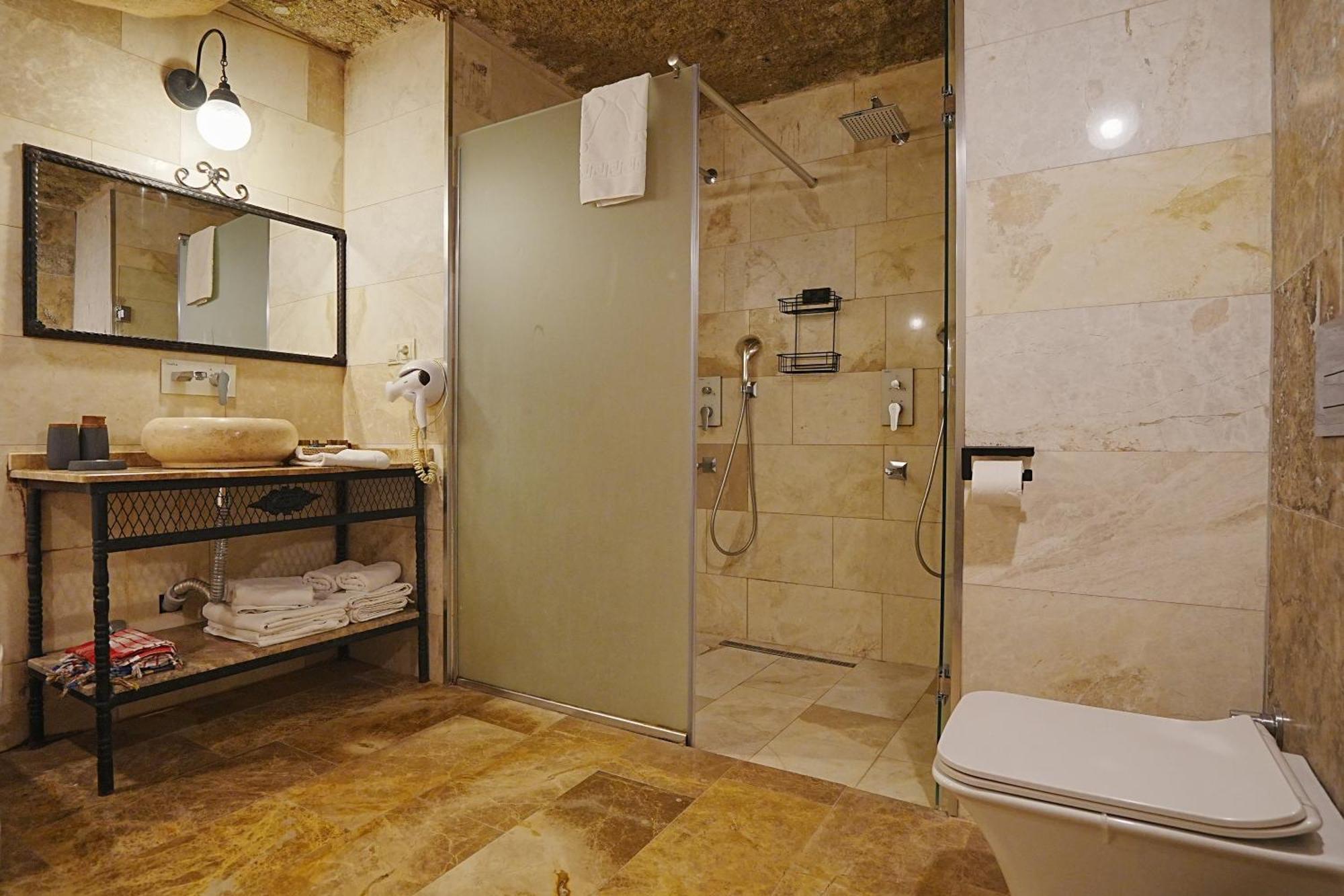 Kayra Cave Suites Гьореме Екстериор снимка